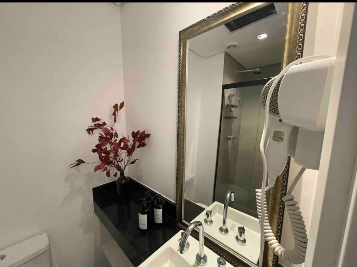 Apartamento Ao Lado Do Shopping Frei Caneca E Pertinho Da Av Paulista *